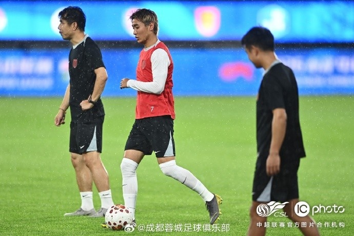 阿洛伊西:战术调整本赛季首现 韦世豪表态全力争胜 阿洛伊西:战术调整本赛季首现 韦世豪表态全力争胜