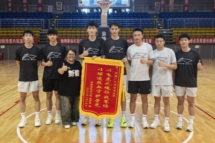 广汇能源男篮完成焉耆球迷见面会 明日库尔勒迎战江苏肯帝亚 广汇能源男篮完成焉耆球迷见面会 明日库尔勒迎战江苏肯帝亚