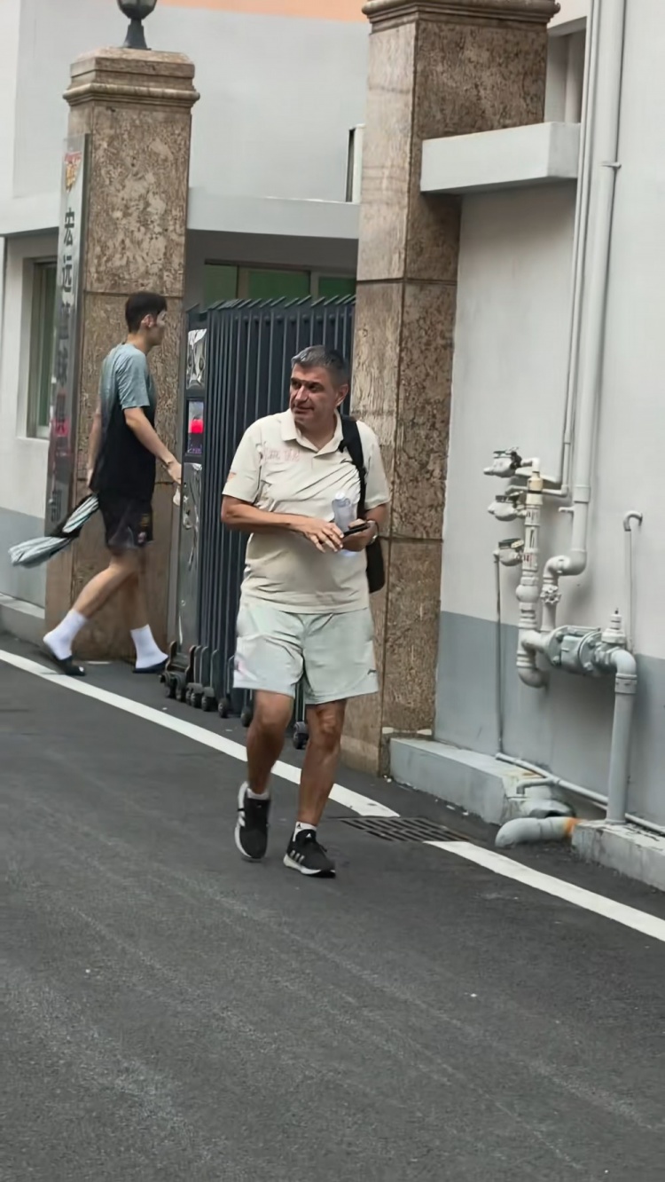 福建内线刘李现身广东男篮基地 曲绍斌或成关键因素 福建内线刘李现身广东男篮基地 曲绍斌或成关键因素