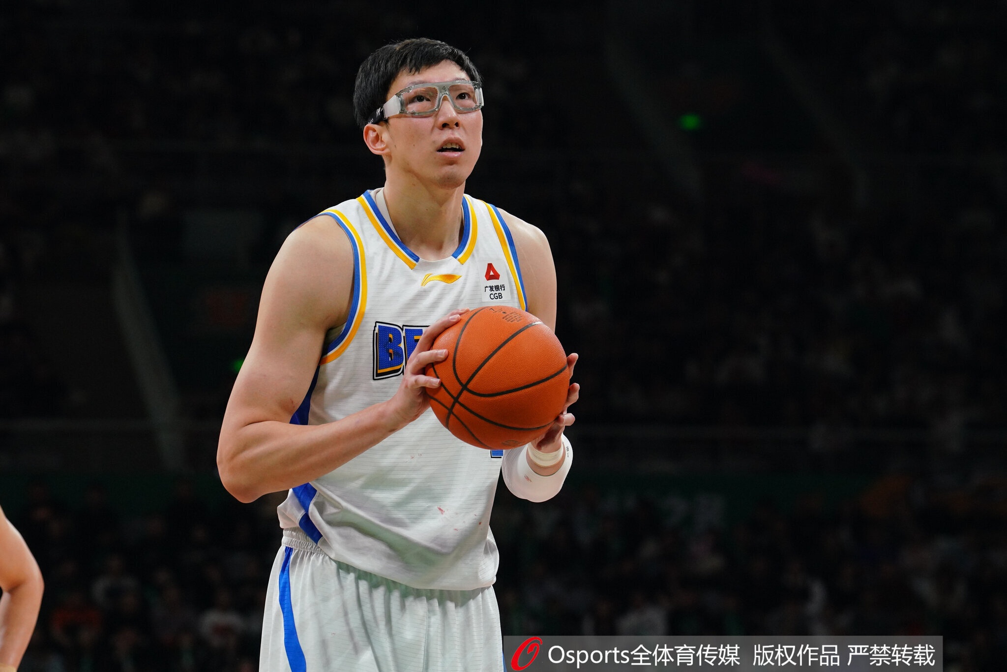 北京男篮官宣双外援:布朗提供强解 桑普森为周琦减压 北京男篮官宣双外援:布朗提供强解 桑普森为周琦减压