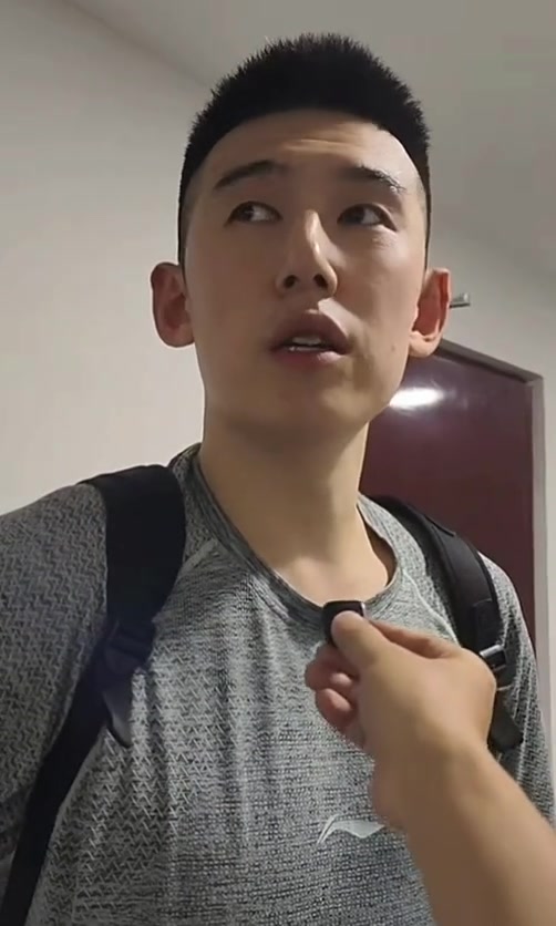 付豪:内线轮转困难,崴脚休战一周也得坚持 付豪:内线轮转困难,崴脚休战一周也得坚持