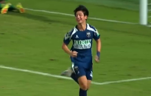 16岁10个月零11天 孙臣曦中乙补时破门斩生涯首球 16岁10个月零11天 孙臣曦中乙补时破门斩生涯首球