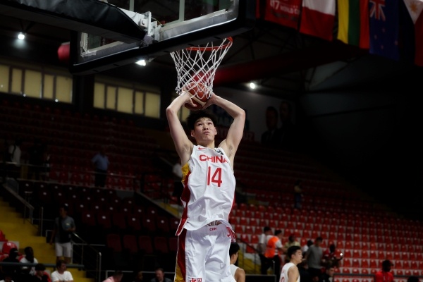 广东宏远试训福建内线刘李 U19国青中锋上季仅4场 广东宏远试训福建内线刘李 U19国青中锋上季仅4场