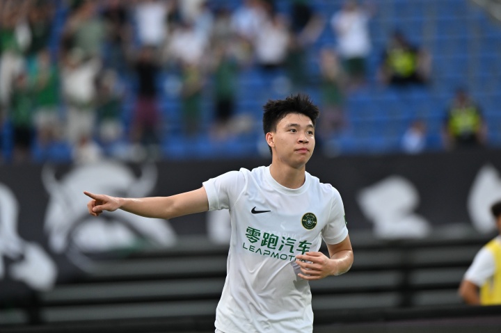 王钰栋收多家欧洲球队邀约 本赛季结束后西游并非天方夜谭 王钰栋收多家欧洲球队邀约 本赛季结束后西游并非天方夜谭