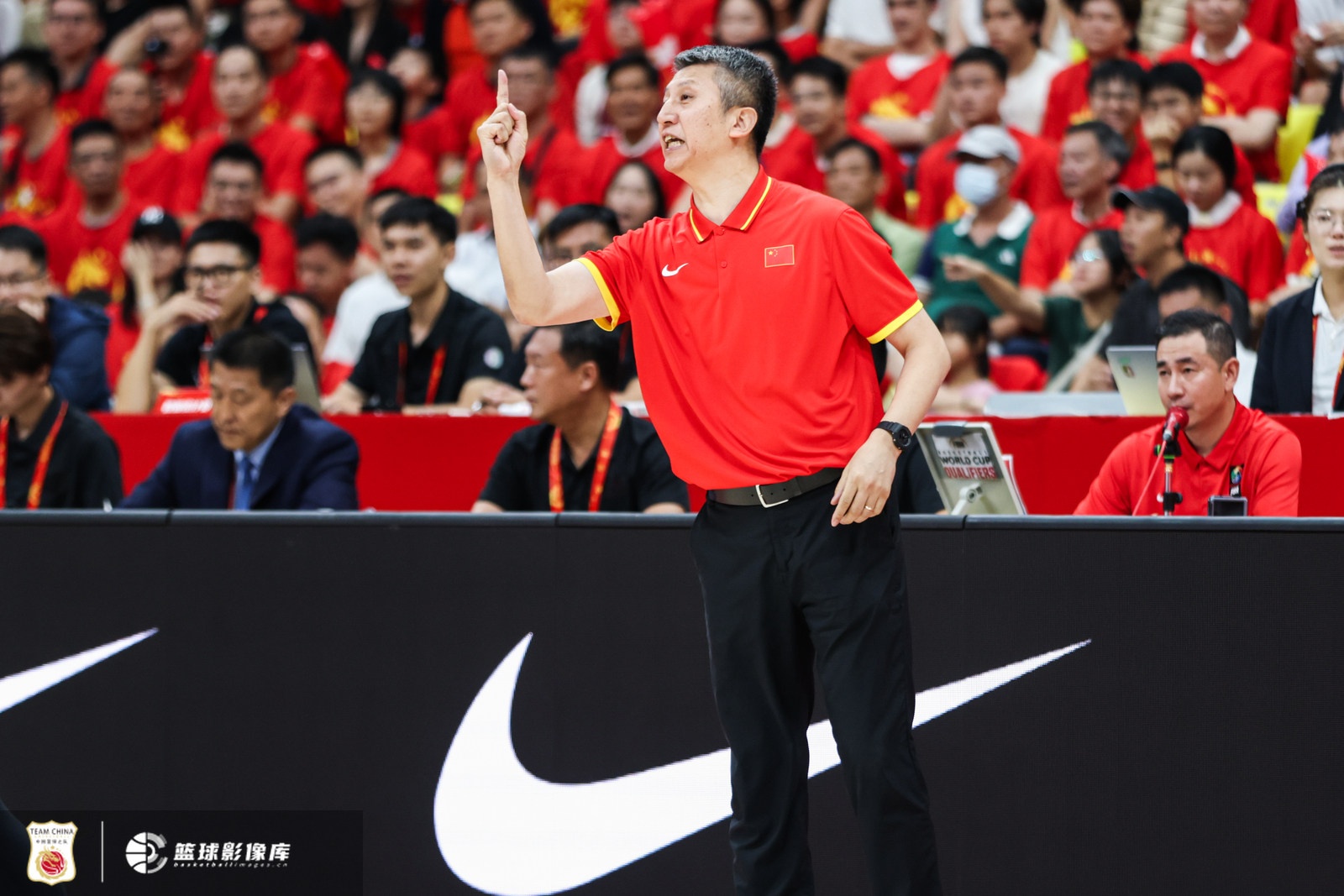中国男篮篮板29-45遭碾压 郭士强直言只输在篮板球 中国男篮篮板29-45遭碾压 郭士强直言只输在篮板球