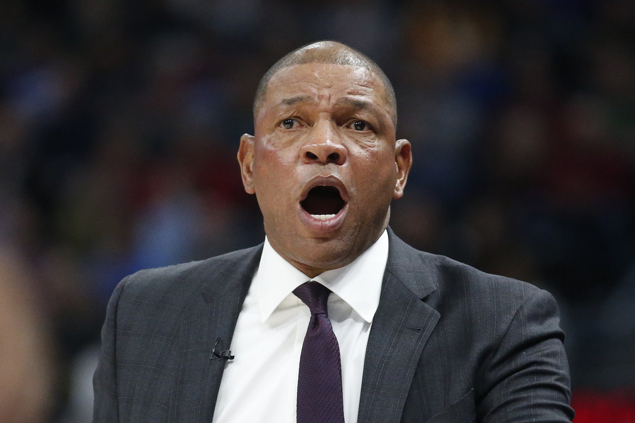 里弗斯进名人堂却被全网群嘲 3次3-1领先遭翻盘成NBA历史笑柄 里弗斯进名人堂却被全网群嘲 3次3-1领先遭翻盘成NBA历史笑柄