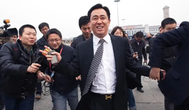 许家印一审获无期徒刑 广州恒大从2.58亿赢球奖金到解散 许家印一审获无期徒刑 广州恒大从2.58亿赢球奖金到解散