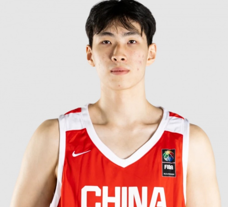 李俊贤4投3中填满数据栏 正负值+22 中国U18男篮淘汰菲律宾 李俊贤4投3中填满数据栏 正负值+22 中国U18男篮淘汰菲律宾