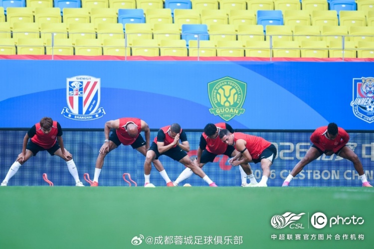 阿洛伊西:进攻端数据不错,定位球仍是重点打磨环节 阿洛伊西:进攻端数据不错,定位球仍是重点打磨环节