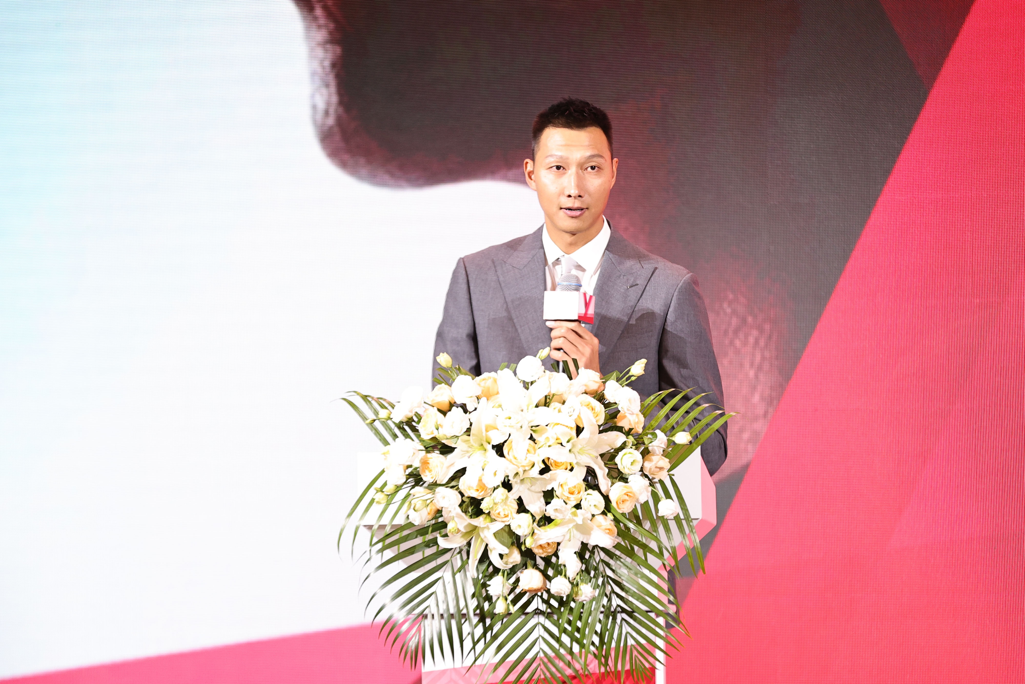 3年前的今天:易建联在个人社媒宣布退役 结束自己21年篮球生涯