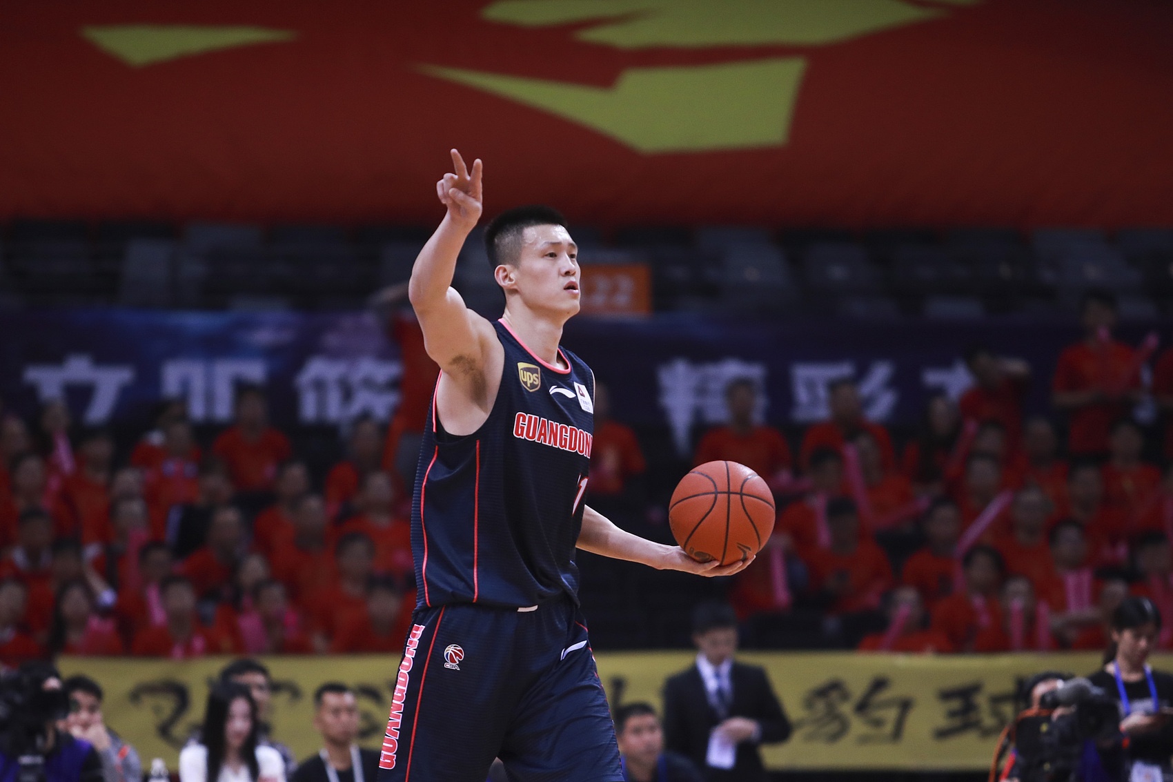 媒体人:周鹏本打算退役但对当年离开广东有遗憾 还想帮广东争冠