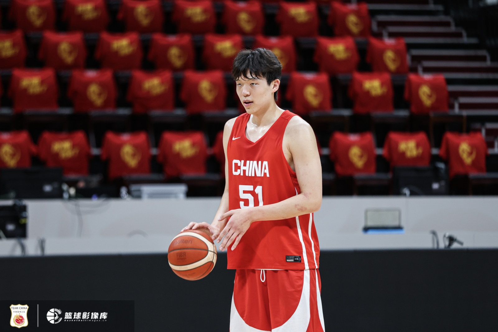 美媒:杨瀚森世预赛表现出色 新赛季开拓者应考虑给其更多机会